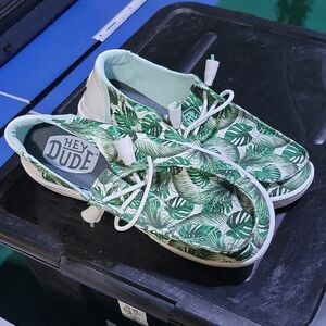 Womens 9 Hey Dude Women's Wendy H2O Summerdendron boat shoes/ green/white.MINT